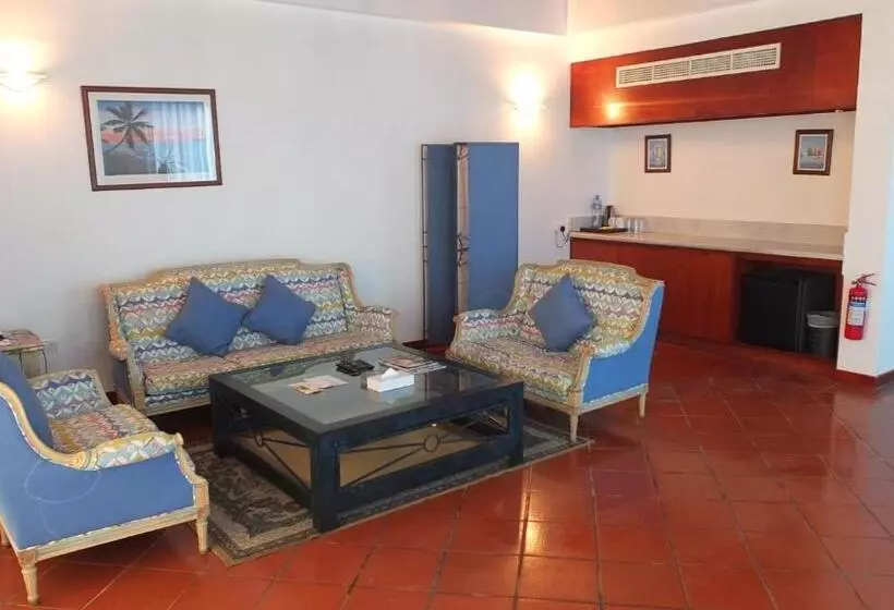 Albander Hotel & Resort