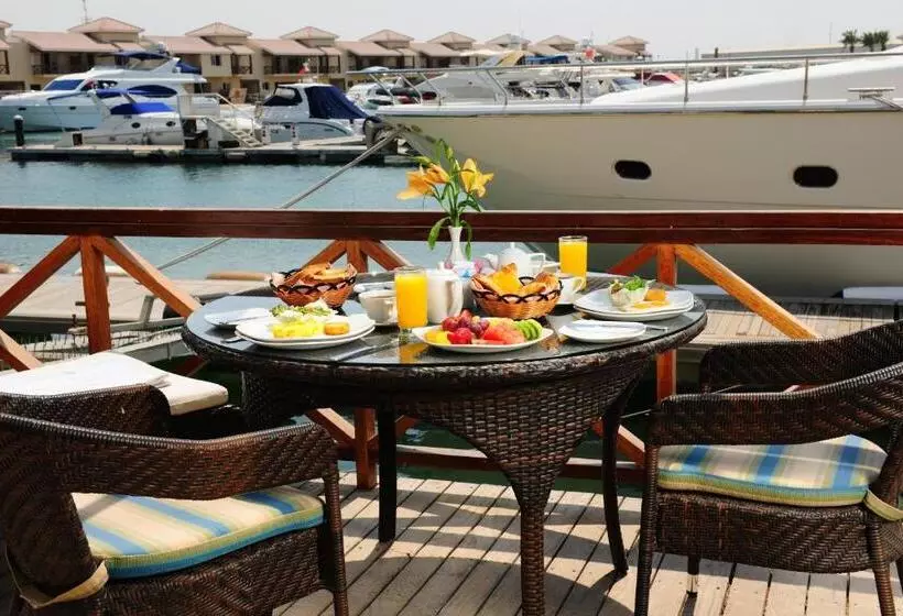 Albander Hotel & Resort