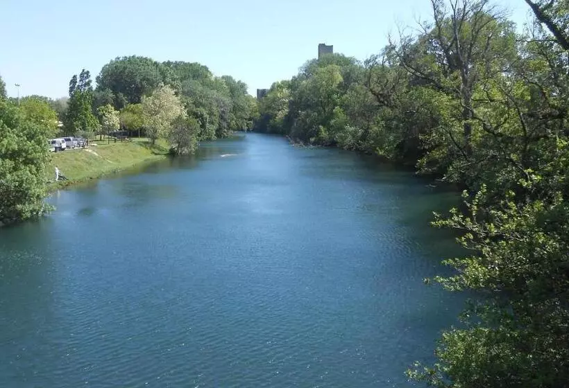 ベッドアンドブレックファースト Bohobé Naboty