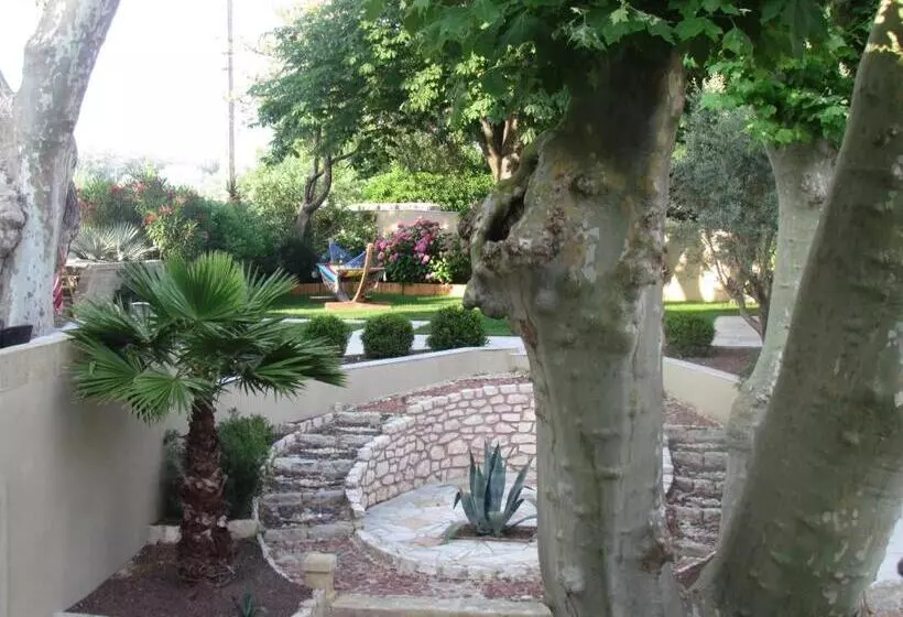 ベッドアンドブレックファースト Bohobé Naboty