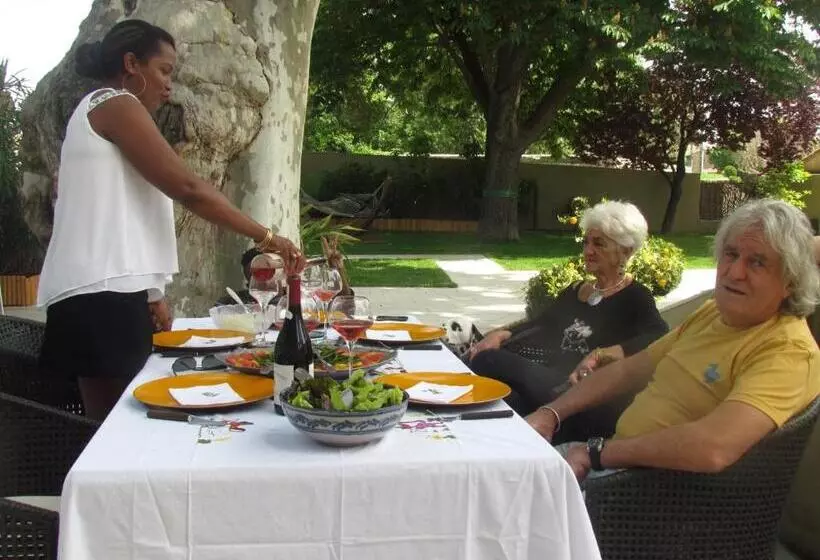 ベッドアンドブレックファースト Bohobé Naboty