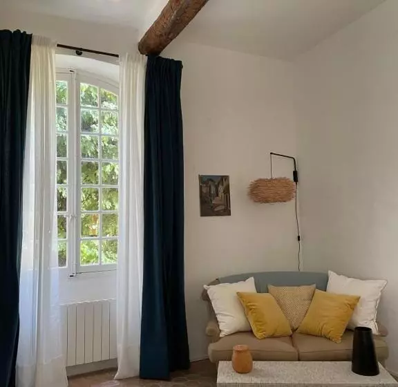 ベッドアンドブレックファースト Le Murier