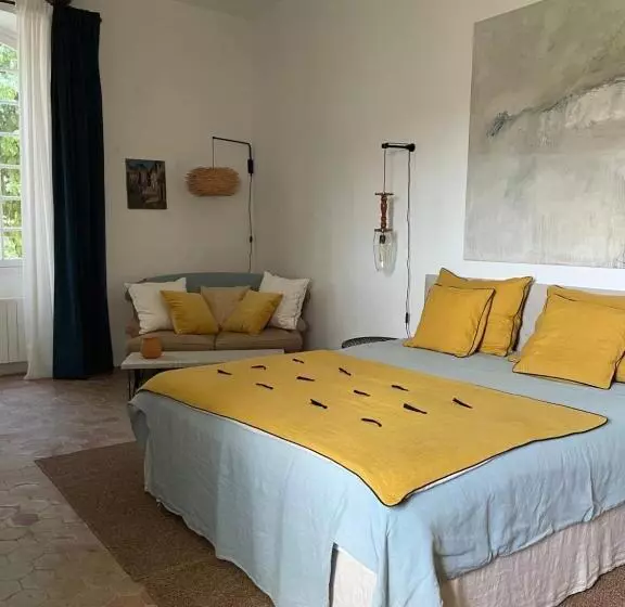 ベッドアンドブレックファースト Le Murier