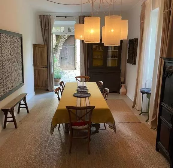 ベッドアンドブレックファースト Le Murier