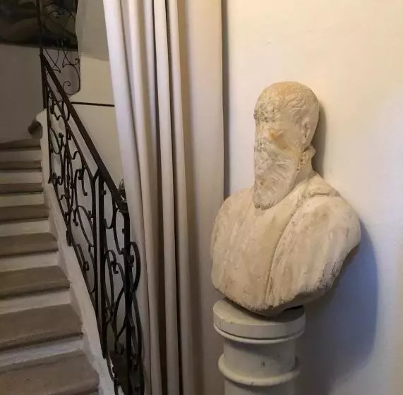 ベッドアンドブレックファースト Le Murier