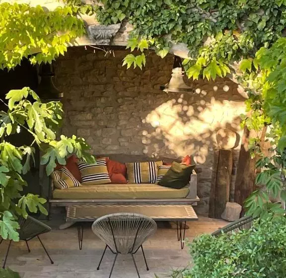 ベッドアンドブレックファースト Le Murier