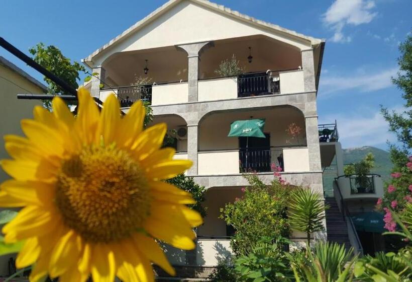 پانسیون Casa Maruca