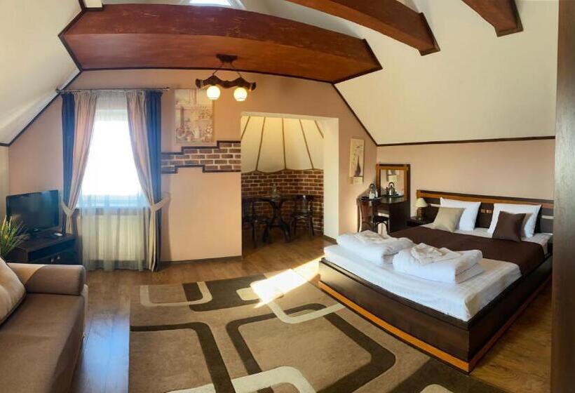 Hostel старий янів