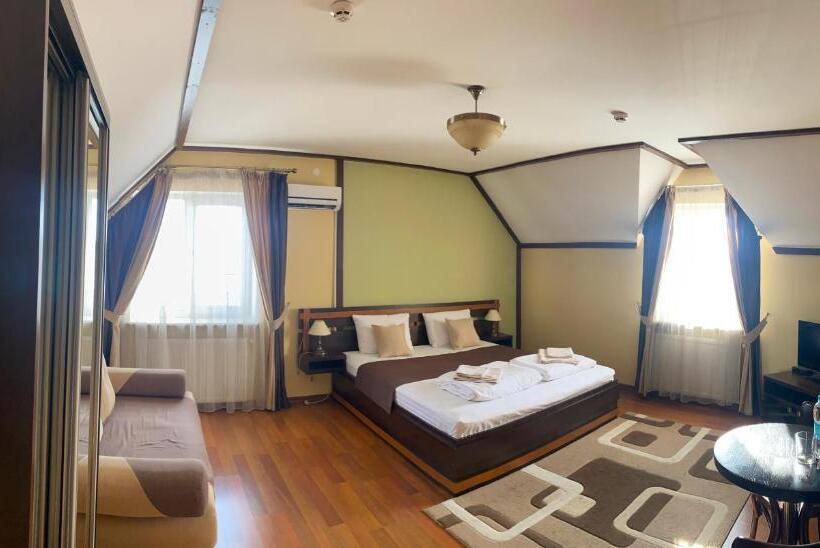 Hostel старий янів