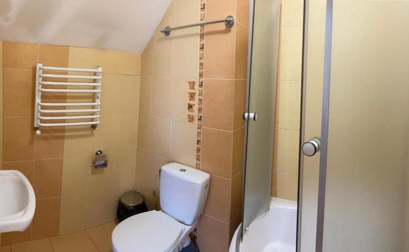 Hostel старий янів