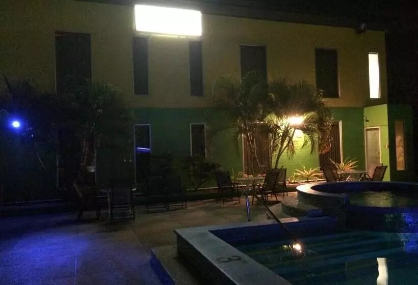 ホテル Airport Suites