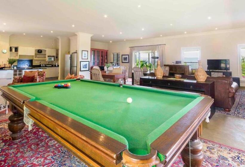 مبيت وإفطار Arum Hill Lodge