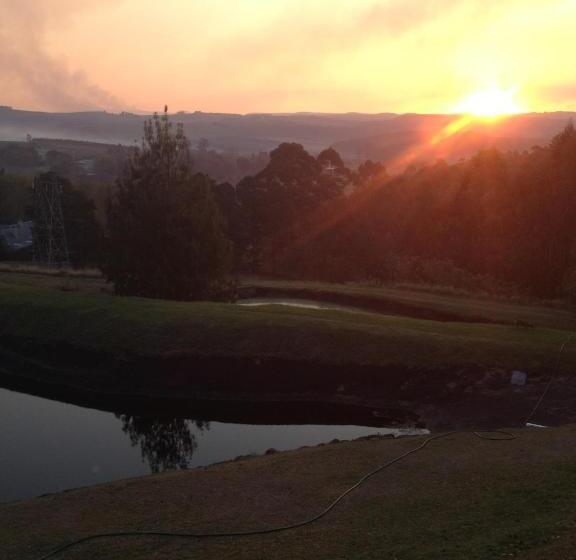 مبيت وإفطار Arum Hill Lodge