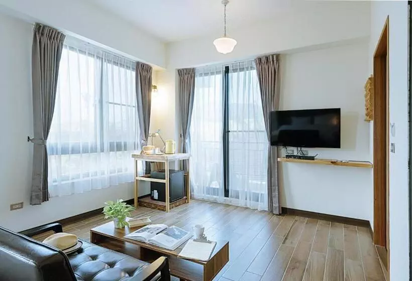 Chillax Inn B&b