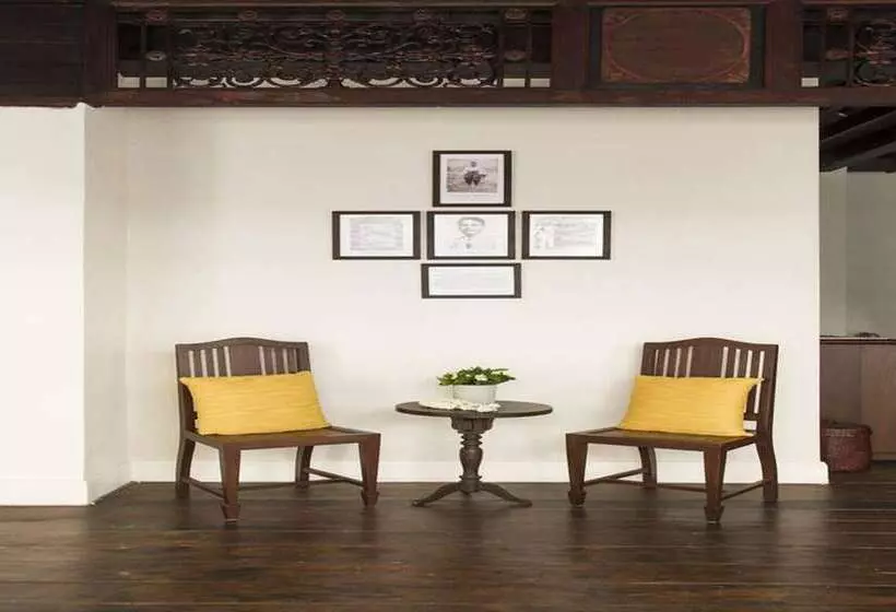 ホテル Baan Luang Rajamaitri Historic Inn