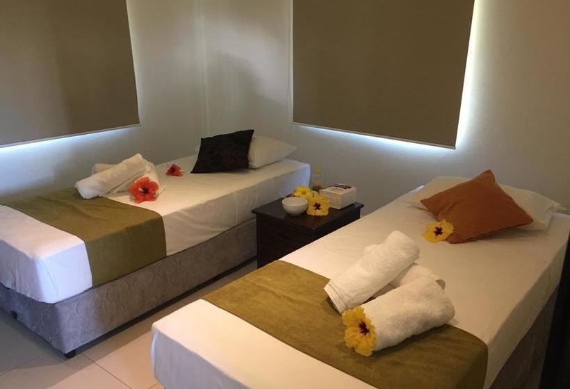 בית מלון כפרי Bayview Cove Resort