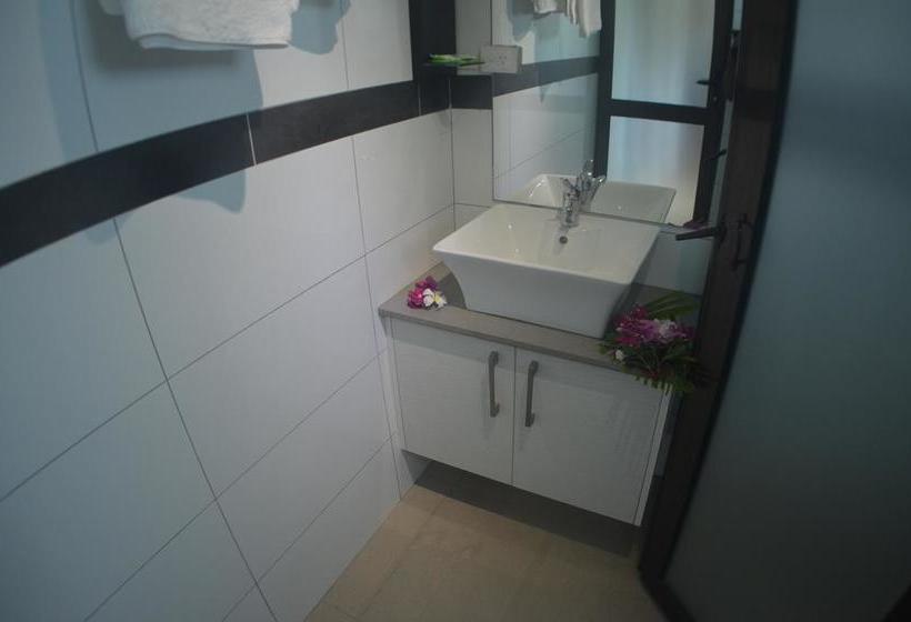 בית מלון כפרי Bayview Cove Resort