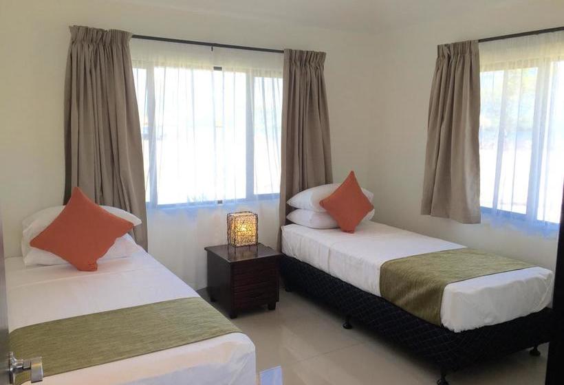 בית מלון כפרי Bayview Cove Resort