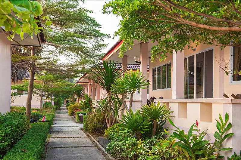 ホテル Chonnapha Resort