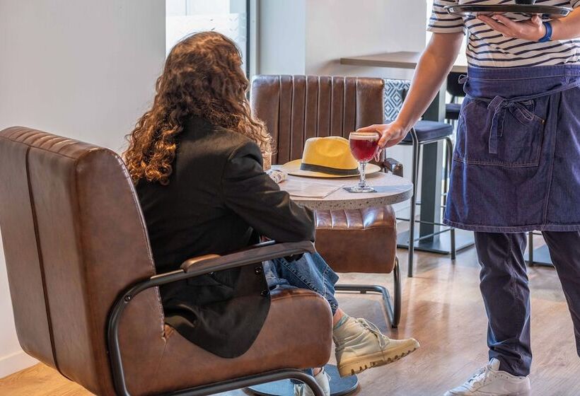 Отель L Escale Marine, The Originals Relais