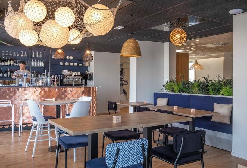 Отель L Escale Marine, The Originals Relais