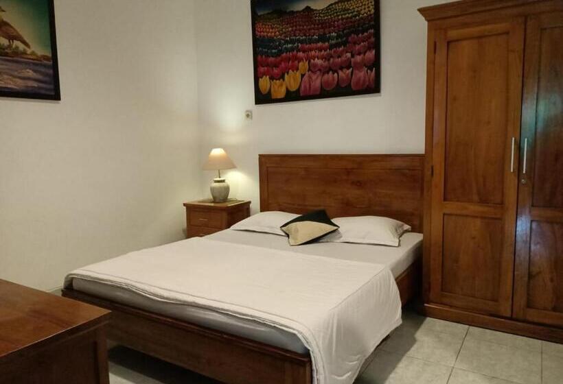 בית מלון כפרי Reddoorz At Griya Cemara Homestay Yogyakarta