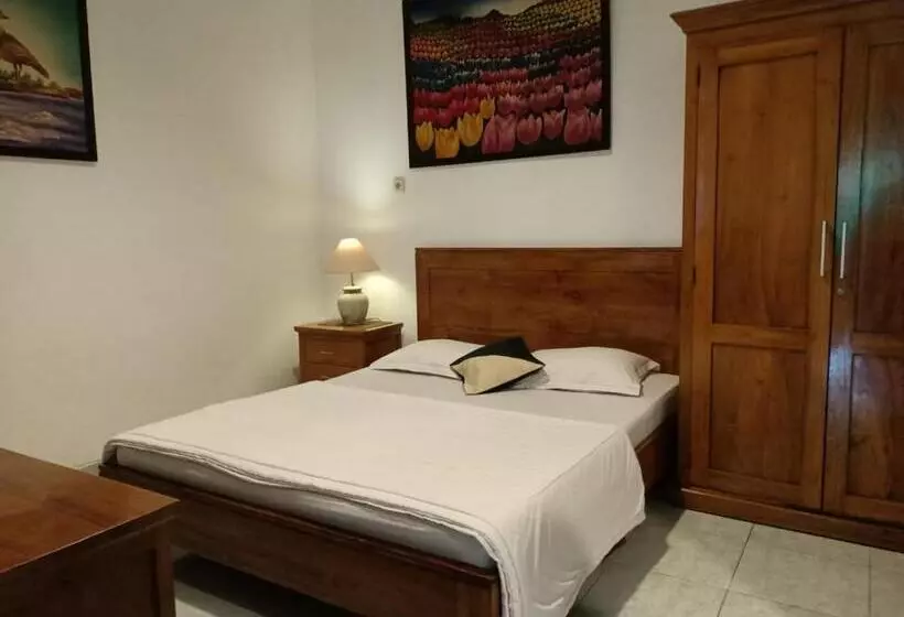 هتل Reddoorz At Griya Cemara Homestay Yogyakarta