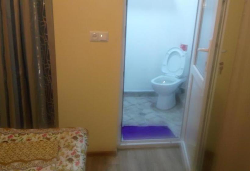 تختخواب و صبحانه Private House Suliko