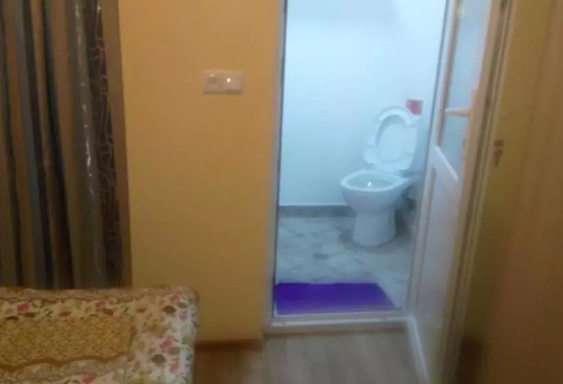 تختخواب و صبحانه Private House Suliko