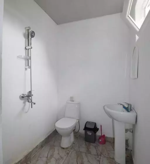 تختخواب و صبحانه Private House Suliko