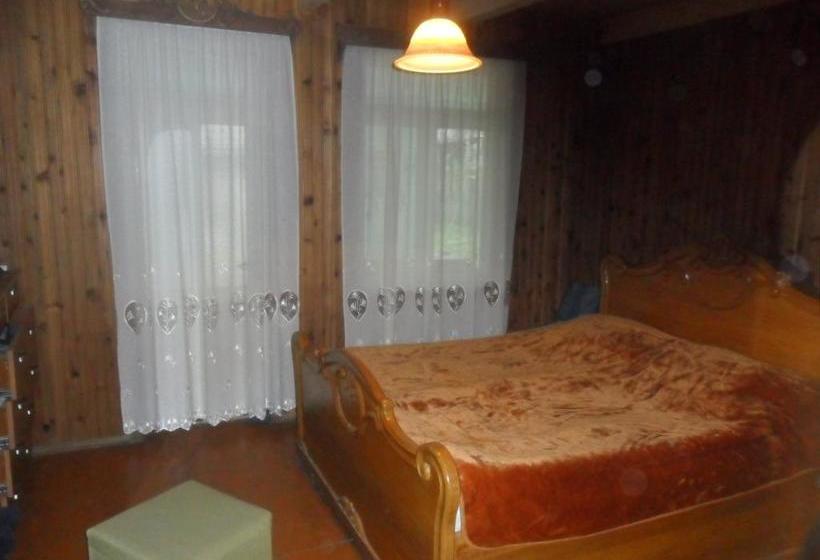 تختخواب و صبحانه Private House Suliko