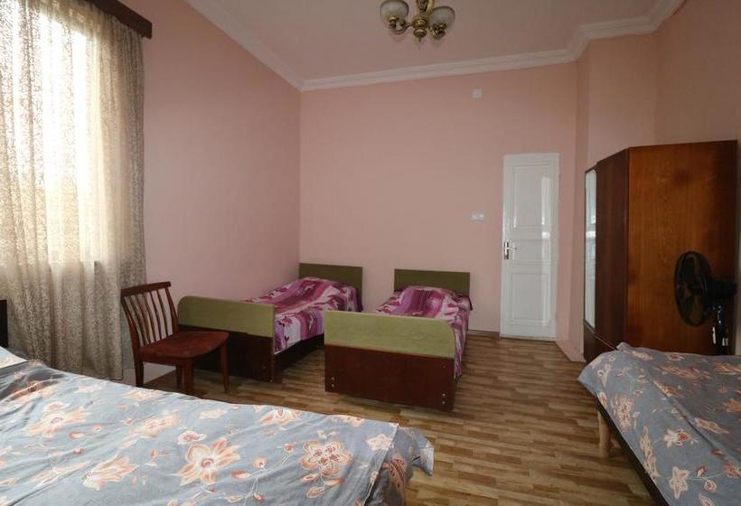 تختخواب و صبحانه Private House Suliko