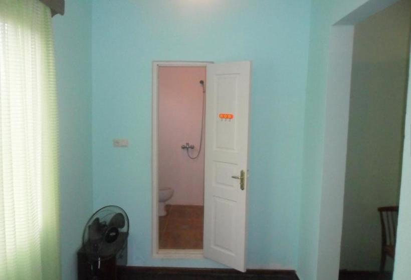 تختخواب و صبحانه Private House Suliko