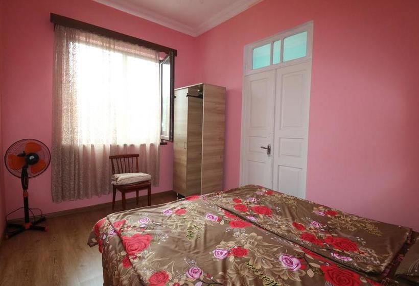 تختخواب و صبحانه Private House Suliko