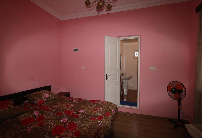 تختخواب و صبحانه Private House Suliko