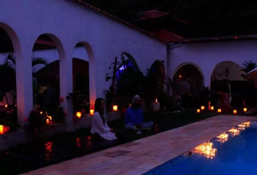 Hostel House 84