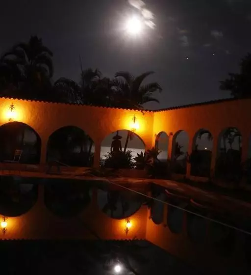 Hostel House 84