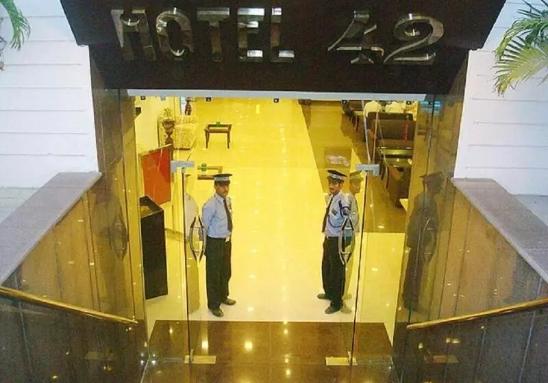 Hotel 42