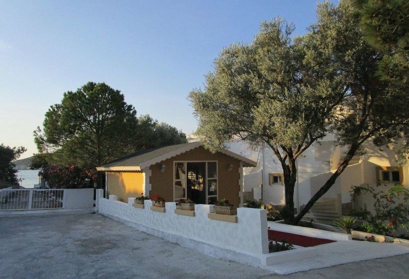 هتل Club Mackerel Holiday Village