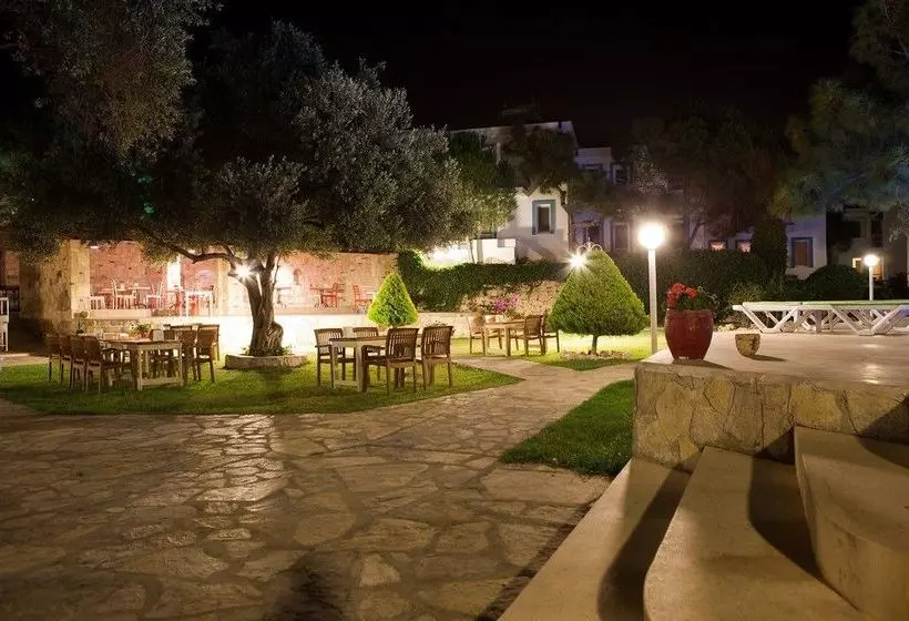 هتل Club Mackerel Holiday Village
