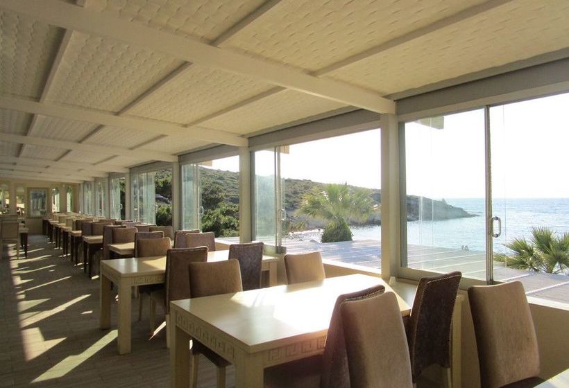 هتل Club Mackerel Holiday Village