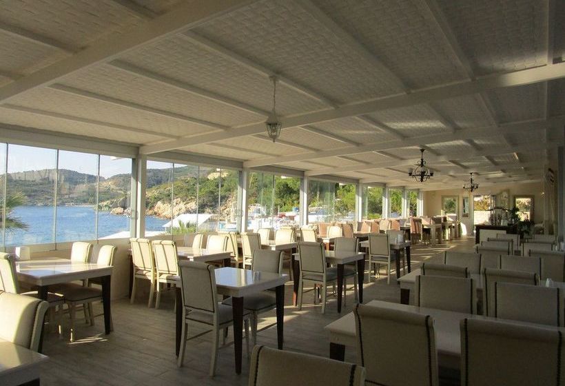 هتل Club Mackerel Holiday Village