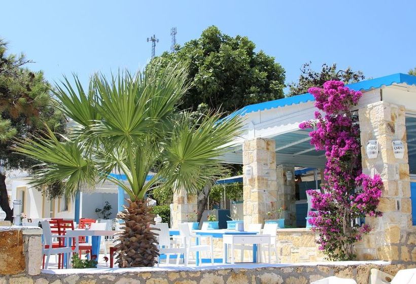 هتل Club Mackerel Holiday Village