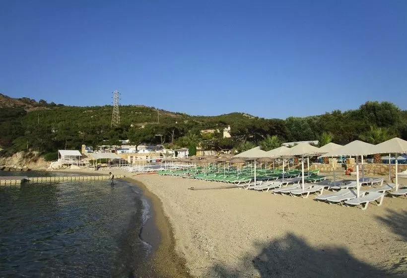 هتل Club Mackerel Holiday Village
