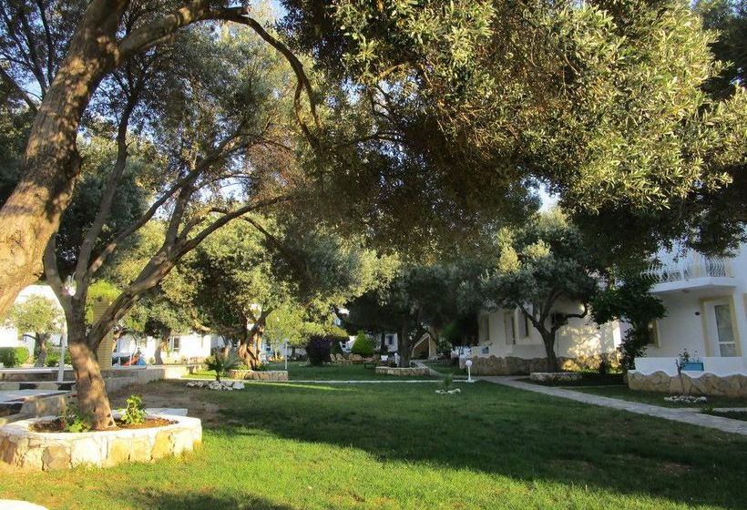 هتل Club Mackerel Holiday Village