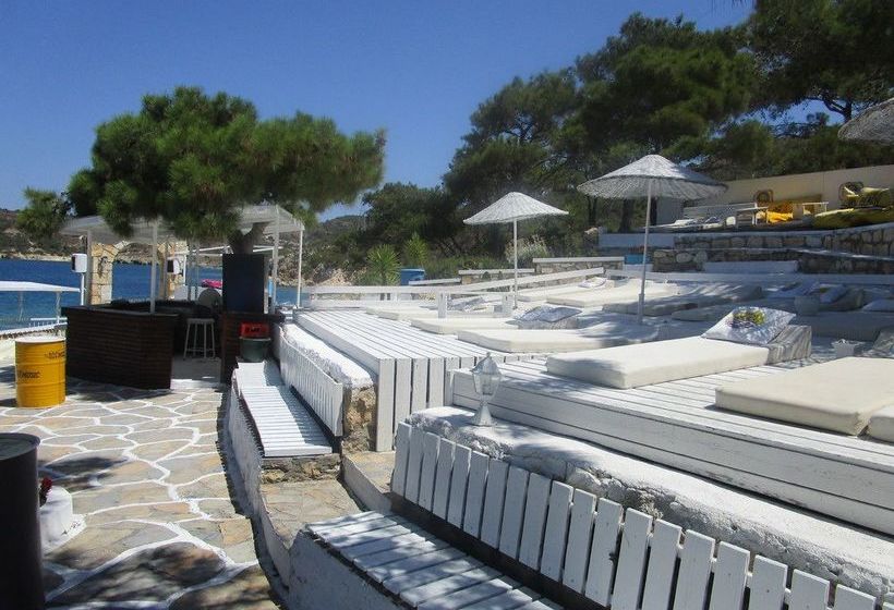 هتل Club Mackerel Holiday Village