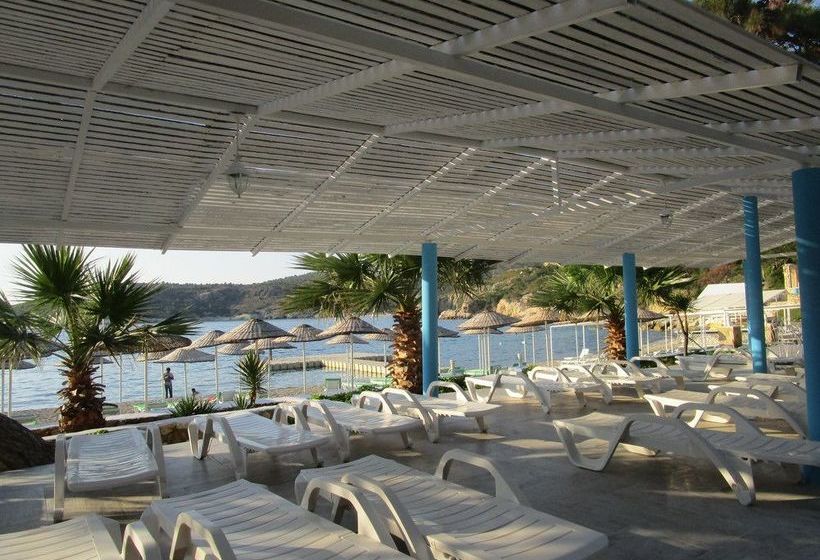 هتل Club Mackerel Holiday Village