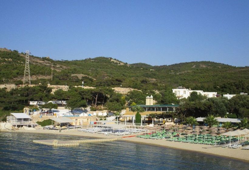 هتل Club Mackerel Holiday Village