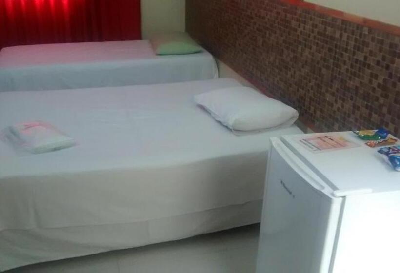 ホテル Dois Candangos