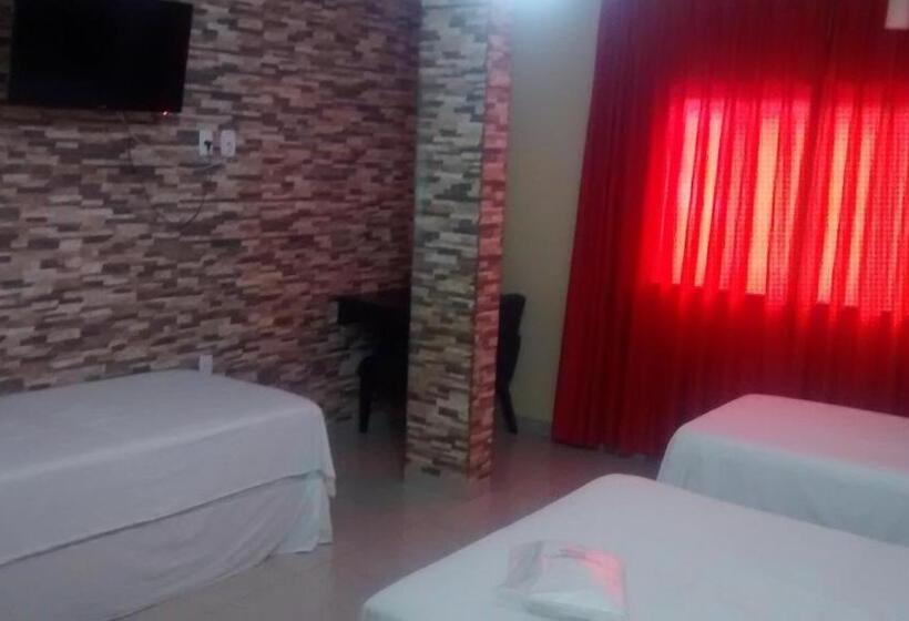 ホテル Dois Candangos